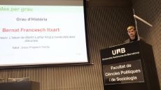 Noi presentant el seu TFG.